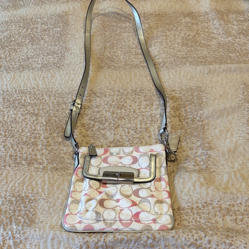Stylish Women's Shoulder Bag - Multicolor